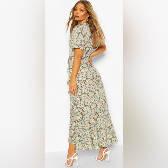 Boohoo Dresses Size 2 Boohoo Wrap Front Ruffle Detail Floral Dress